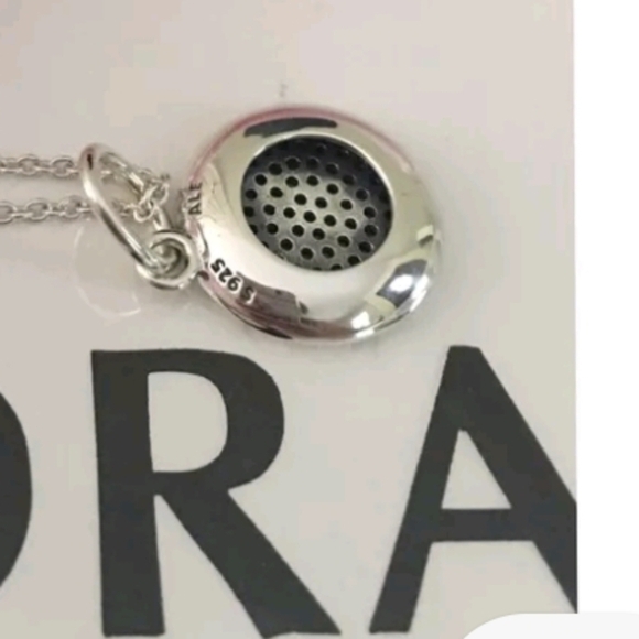 Pandora Signature Silver Circular Pendant Necklace - Picture 4 of 6